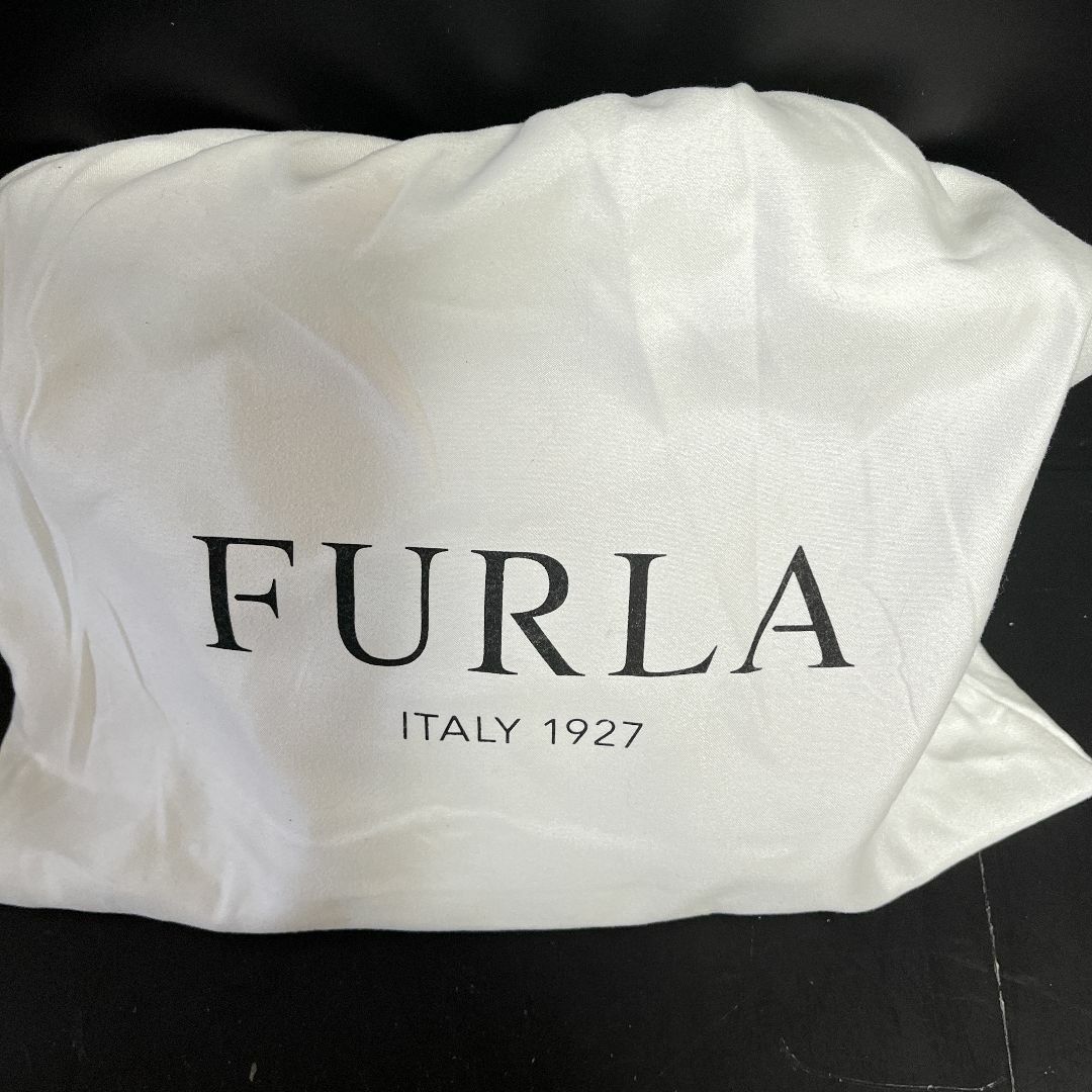 Furla(フルラ)のFURLA　 フルラ　ショルダーバッグ　レッド レディースのバッグ(ショルダーバッグ)の商品写真