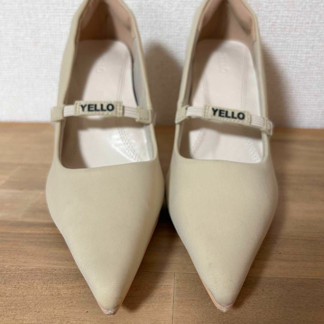 YELLO イエロー　パンプス　アイボリー　Sサイズ　22.5cm ストラップ付 レディースの靴/シューズ(ハイヒール/パンプス)の商品写真