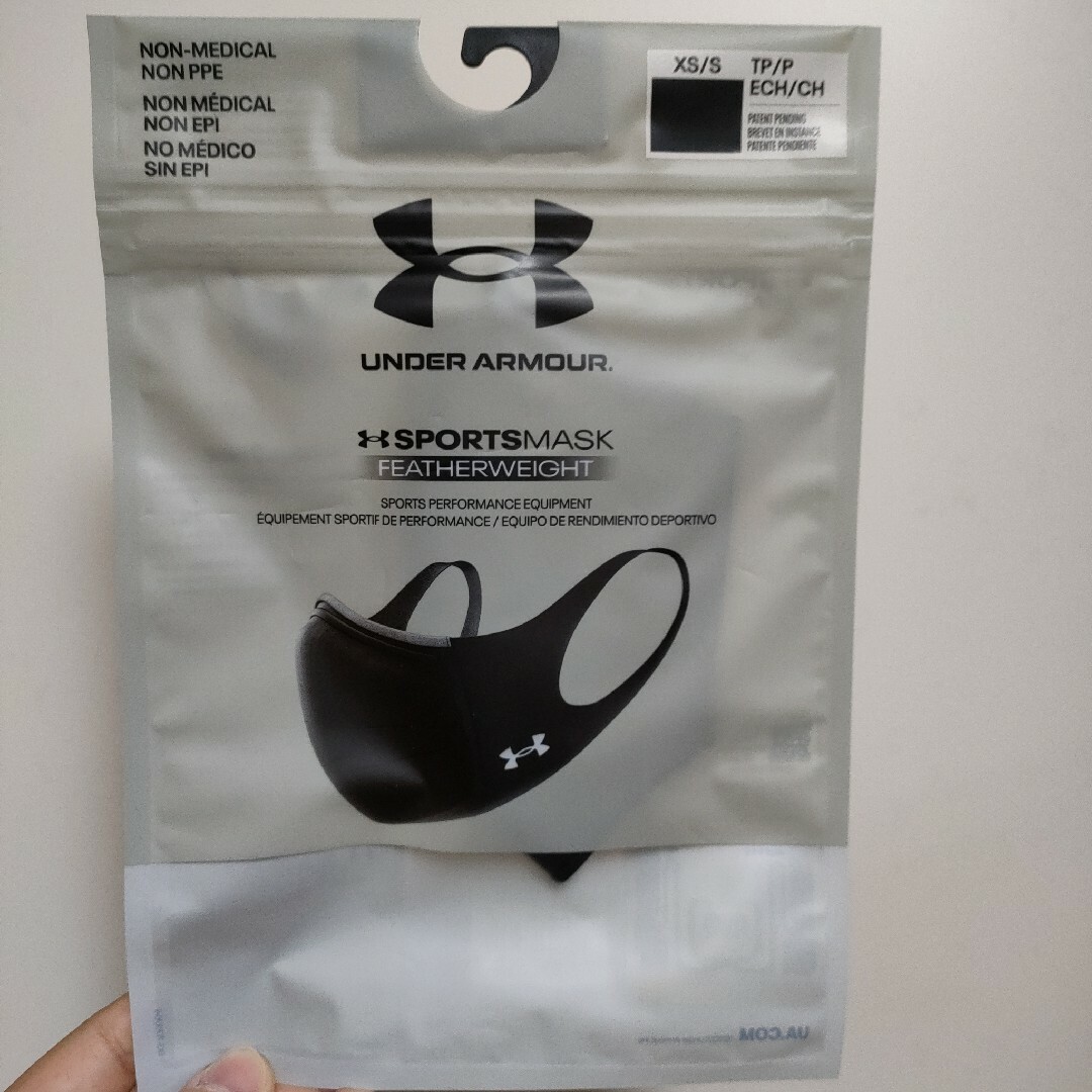 UNDER ARMOUR(アンダーアーマー)の（XS-Sサイズ）黒ブラック UNDER ARMOURスポーツマスク スポーツ/アウトドアのトレーニング/エクササイズ(トレーニング用品)の商品写真