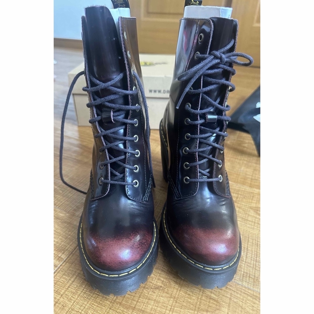 Dr.Marten ドクターマーチン　ヒールブーツCERRY REDケンドラ美品 レディースの靴/シューズ(ブーツ)の商品写真