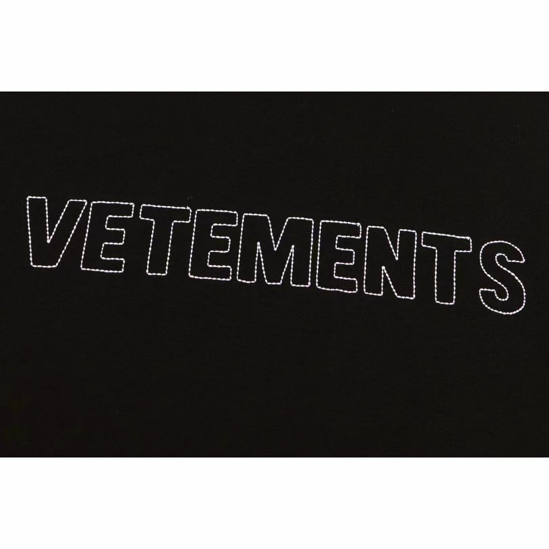 VETEMENTS(ヴェトモン)の人気VETEMENTS  Tシャツ メンズのトップス(Tシャツ/カットソー(半袖/袖なし))の商品写真