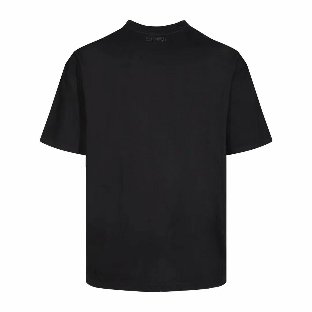 VETEMENTS(ヴェトモン)の人気VETEMENTS  Tシャツ メンズのトップス(Tシャツ/カットソー(半袖/袖なし))の商品写真