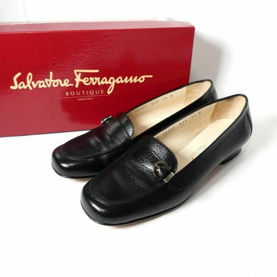 Salvatore Ferragamo(サルヴァトーレフェラガモ)の美品 サルヴァトーレフェラガモ カーフレザー スクエアトゥ ローヒール パンプス レディースの靴/シューズ(ハイヒール/パンプス)の商品写真
