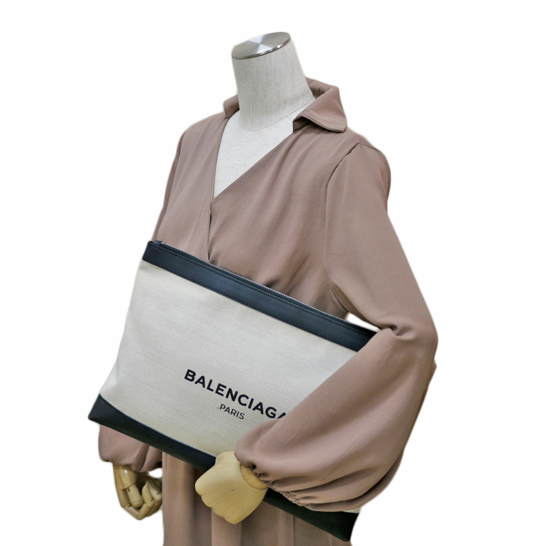 Balenciaga(バレンシアガ)のバレンシアガ クラッチバッグ キャンバス ベージュ ユニセックス BALENCIAGA  中古 レディースのバッグ(クラッチバッグ)の商品写真