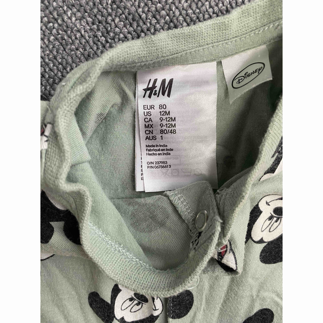H&M(エイチアンドエム)のH&M ミッキー ロンパース 9-12M 80cm キッズ/ベビー/マタニティのベビー服(~85cm)(ロンパース)の商品写真