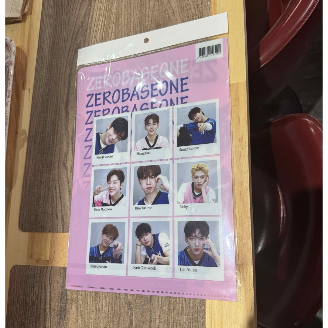 ZEROBASEONE クリアファイル エンタメ/ホビーのタレントグッズ(アイドルグッズ)の商品写真