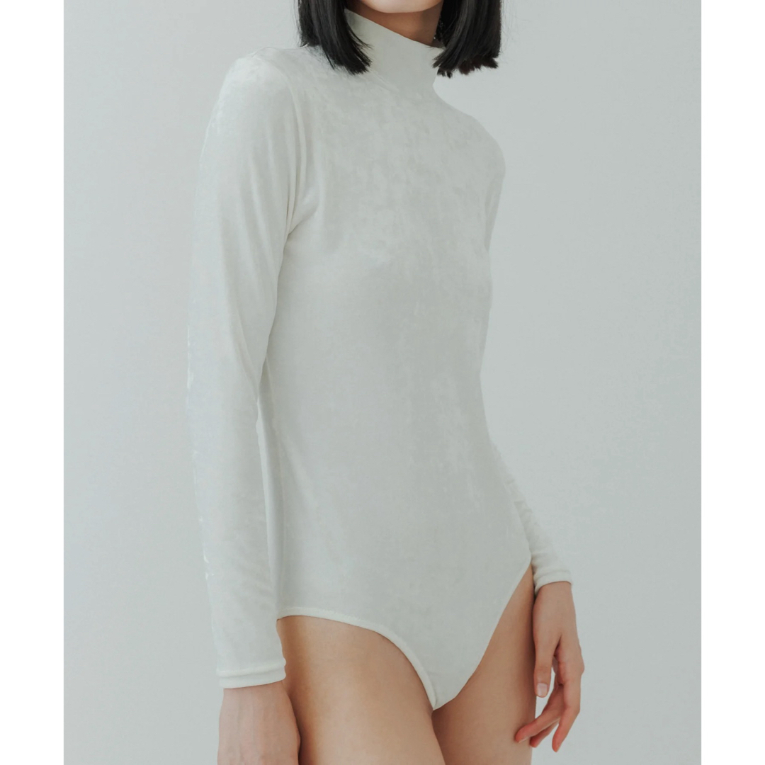 AURALEE(オーラリー)の【yo BIOTOP】Velor bodysuit レディースのトップス(カットソー(長袖/七分))の商品写真