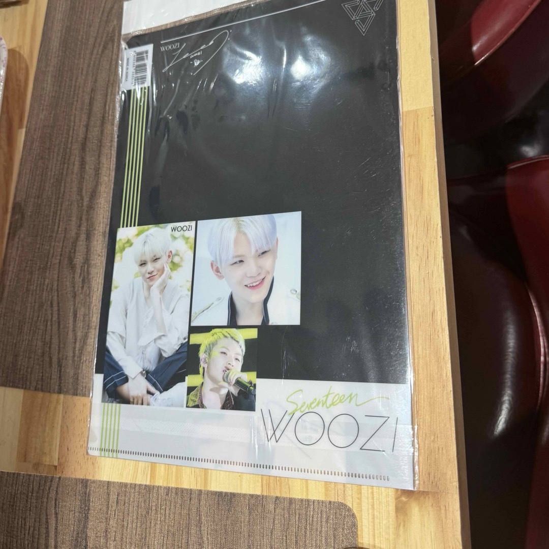 SEVENTEEN WOOZI クリアファイル エンタメ/ホビーのタレントグッズ(アイドルグッズ)の商品写真