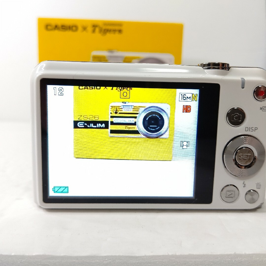 CASIO(カシオ)のカシオ　エクシリム　デジタルカメラ　阪神タイガースモデル　極美品　EX-ZS26 スマホ/家電/カメラのカメラ(コンパクトデジタルカメラ)の商品写真