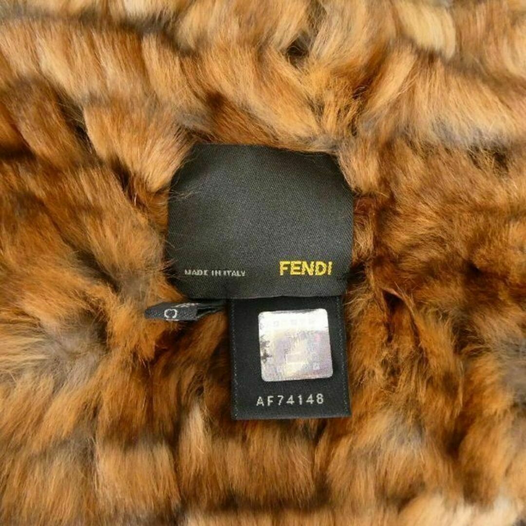 FENDI(フェンディ)の美品 フェンディ 本革 リスファー マフラー ストール レディースのファッション小物(ストール/パシュミナ)の商品写真