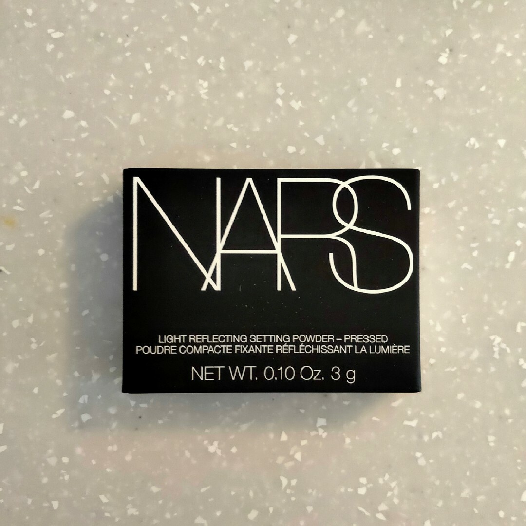 NARS(ナーズ)のナーズ NARSライトリフレクティングセッティングパウダー プレスト Ｎ ミニ コスメ/美容のベースメイク/化粧品(フェイスパウダー)の商品写真
