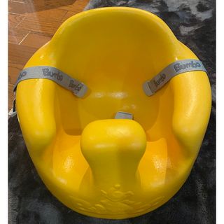 バンボ(Bumbo)のbumbo  バンボ　黄色　テーブル付き　美品(その他)