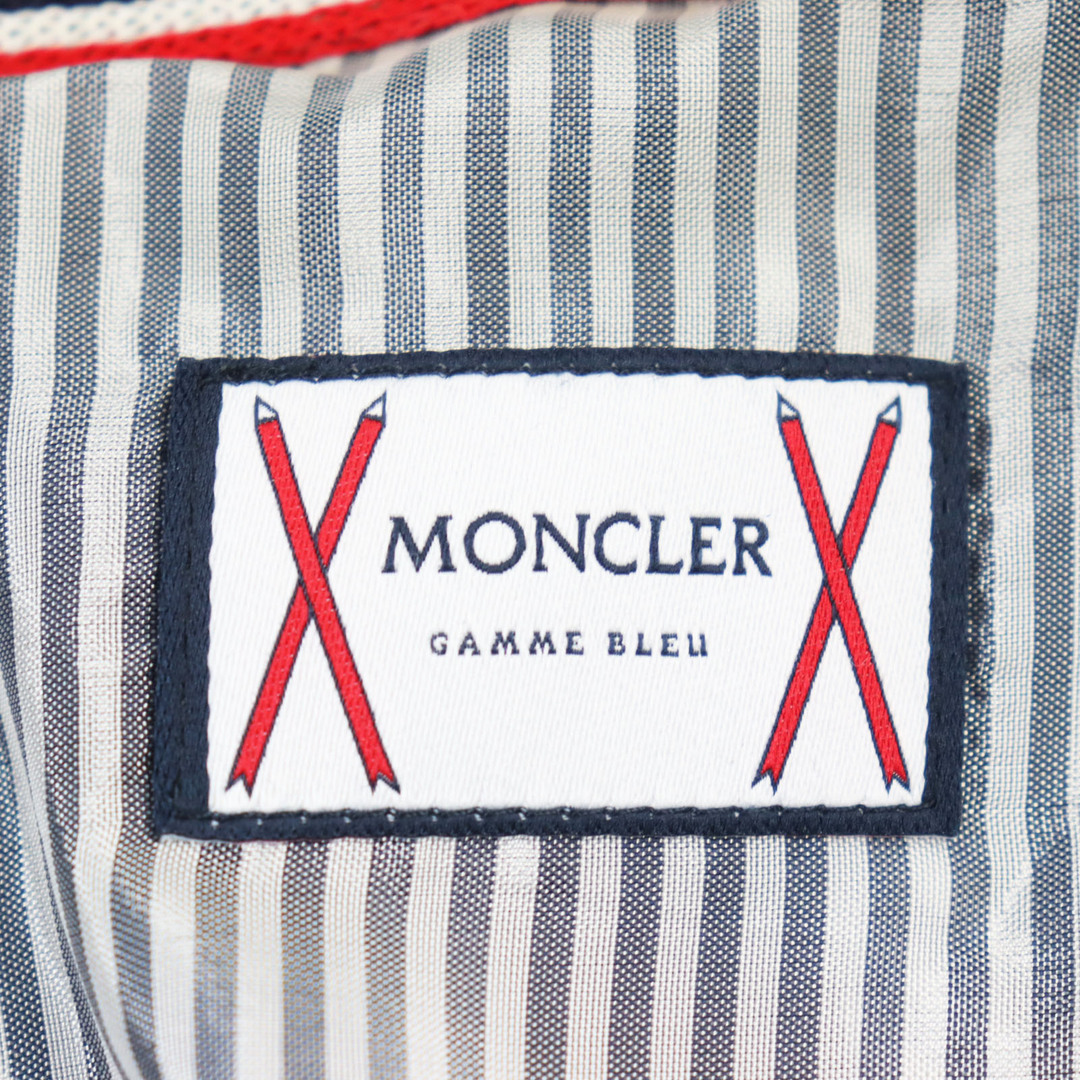 MONCLER(モンクレール)の【ドンドン見直し】良品○MONCLER GAMME BLEU モンクレール ガムブルー C13918410550 8098S MAGLIA CARDIGAN コットン100% ロゴ金ボタン/ロゴワッペン付き トリコロール 切替デザイン カーディガン/ジャケット ネイビー XS イタリア製 正規品 メンズ メンズのトップス(カーディガン)の商品写真