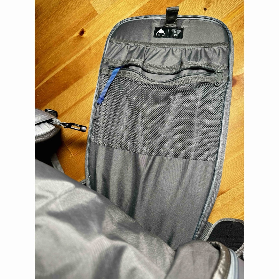 BURTON(バートン)のBurton サイドヒル 25L Sharkskin バックパック スノーボード メンズのバッグ(バッグパック/リュック)の商品写真