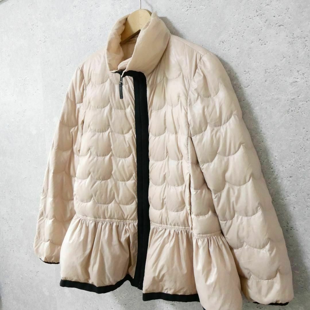 RED VALENTINO(レッドヴァレンティノ)の美品 RED VALENTINO フリル スタンドカラー ダウンジャケット レディースのジャケット/アウター(ダウンジャケット)の商品写真