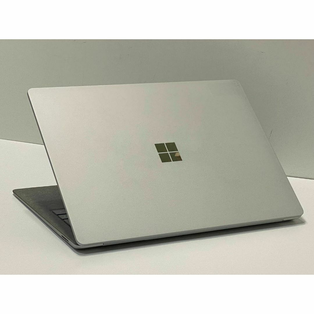 Microsoft(マイクロソフト)の使用205h Surface Laptop 2 NVMe256GB スマホ/家電/カメラのPC/タブレット(ノートPC)の商品写真