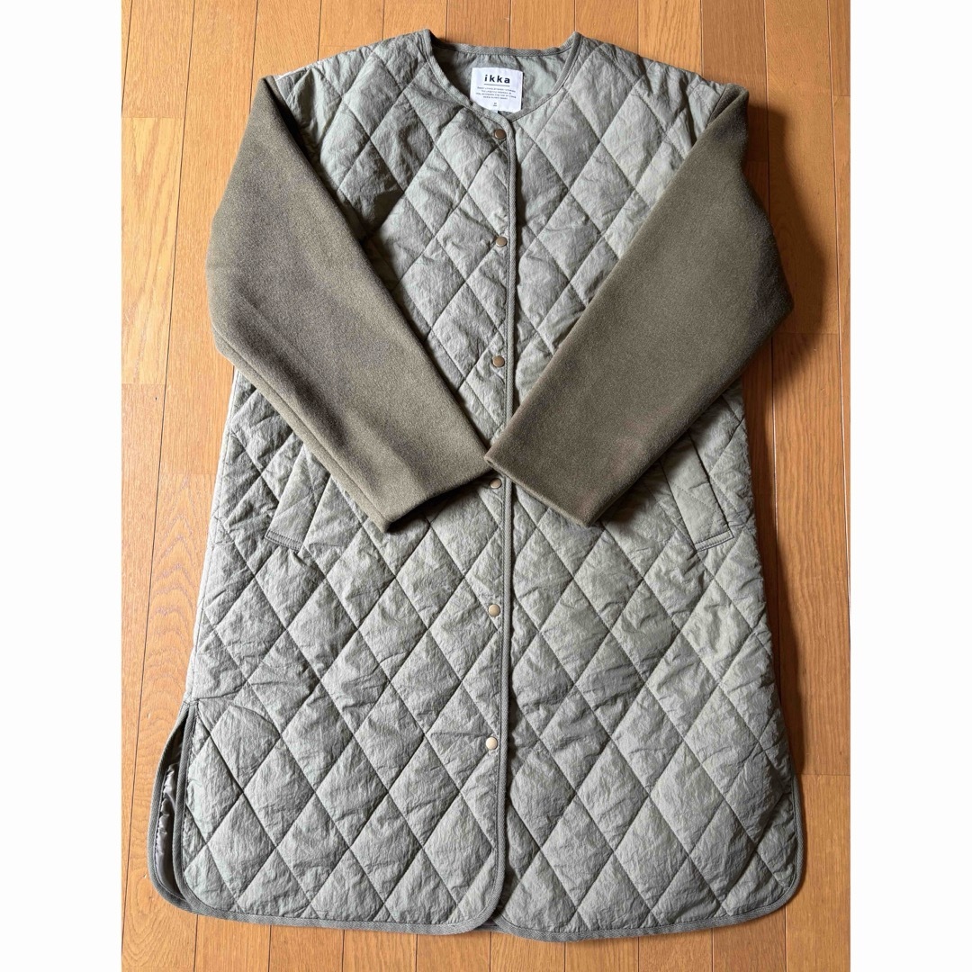 ikka(イッカ)のikka 切り替えキルティング軽量コート レディースのジャケット/アウター(ロングコート)の商品写真