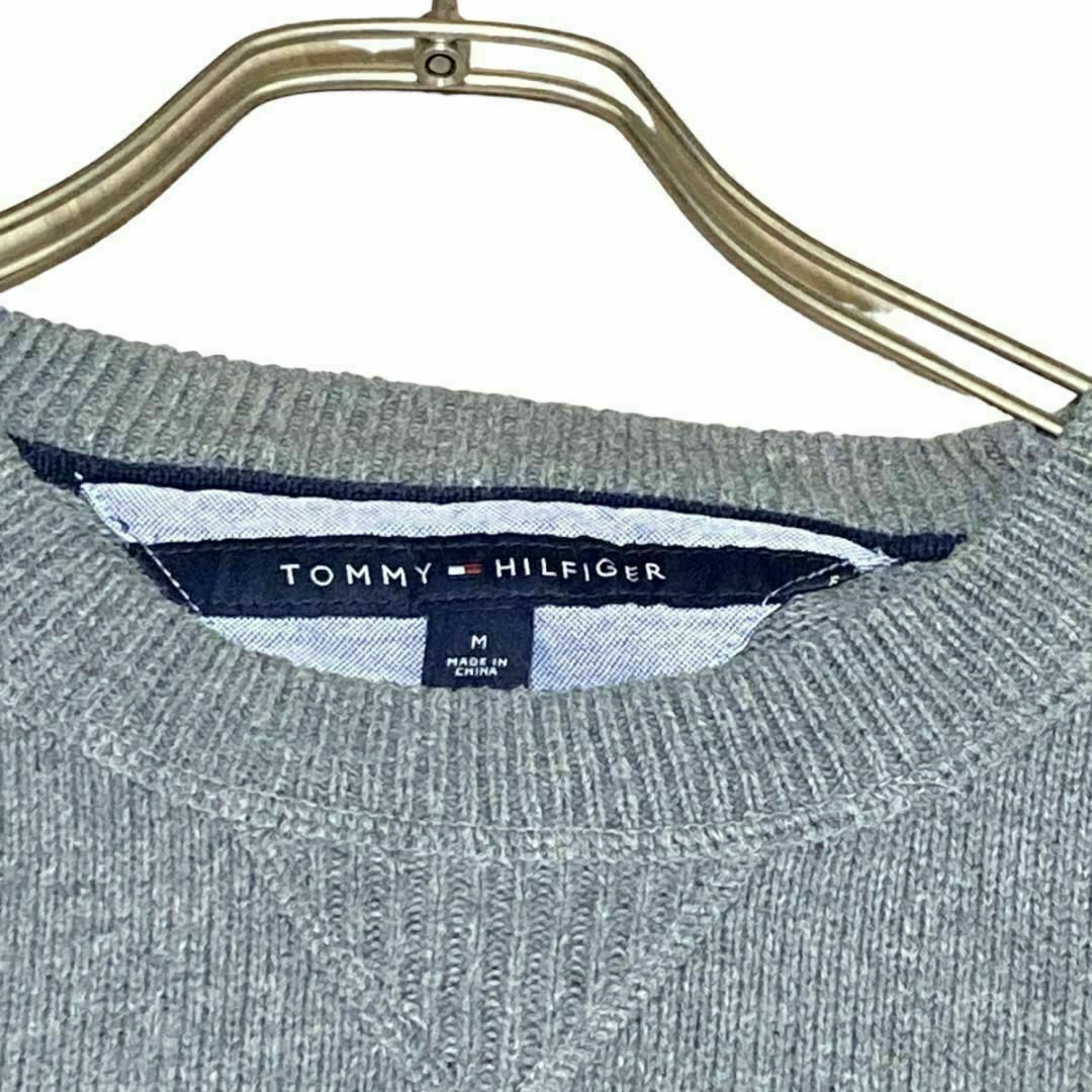 TOMMY HILFIGER(トミーヒルフィガー)のa21 US古着 トミーヒルフィガー ニットセーター Vガゼット ロゴ刺繍 メンズのトップス(ニット/セーター)の商品写真