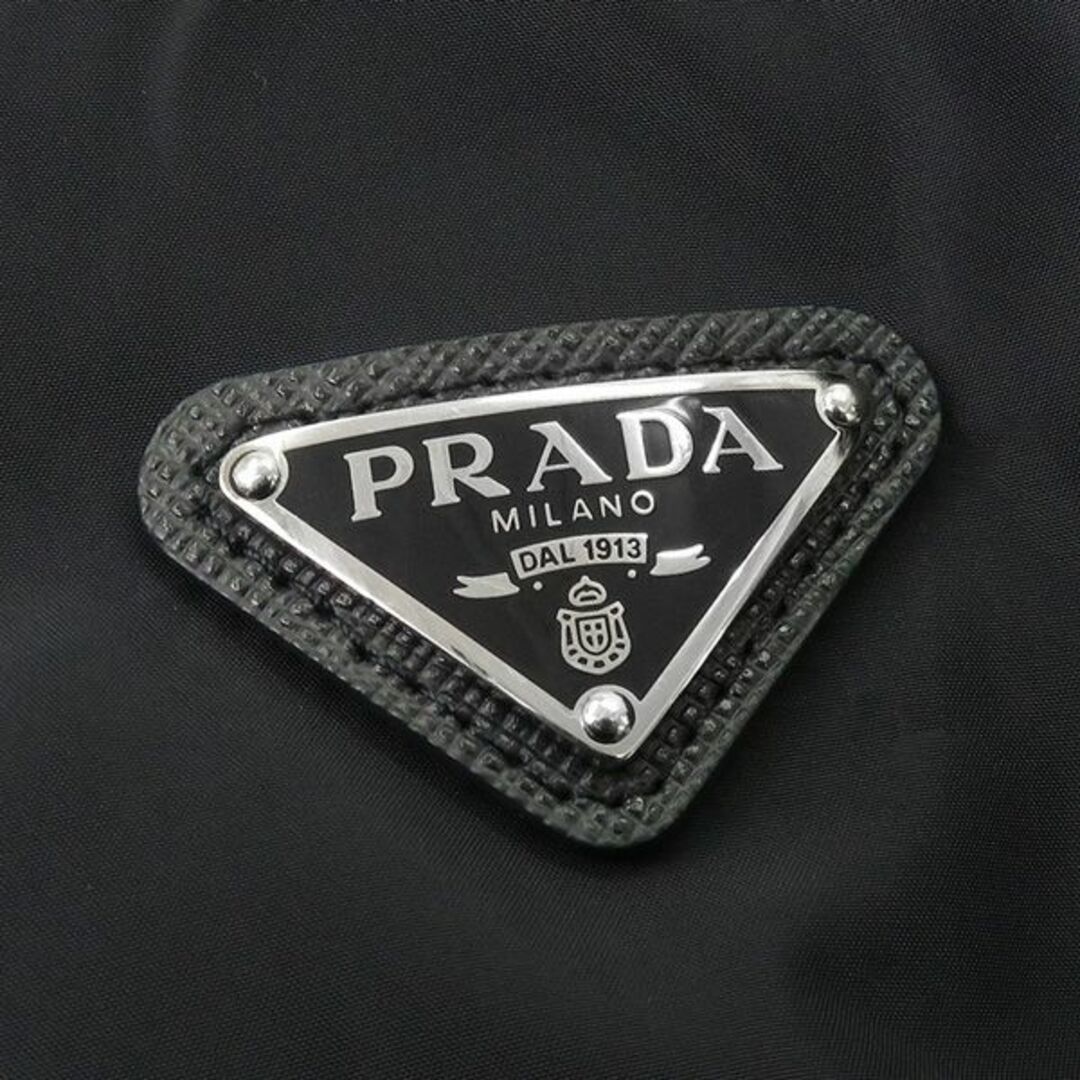 PRADA(プラダ)の美品 PRADA プラダ 2023 29E117 三角プレート ロゴ フード シープスキン ファー ジップアップ ダウン コート ジャケット 46380 レディースのジャケット/アウター(ダウンコート)の商品写真