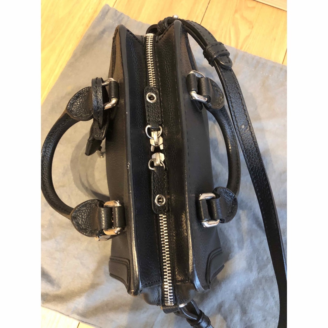 Alexander McQueen(アレキサンダーマックイーン)のアレキサンダーマックイーン 2wayバッグ スカルパドックロック 黒シルバー レディースのバッグ(ハンドバッグ)の商品写真