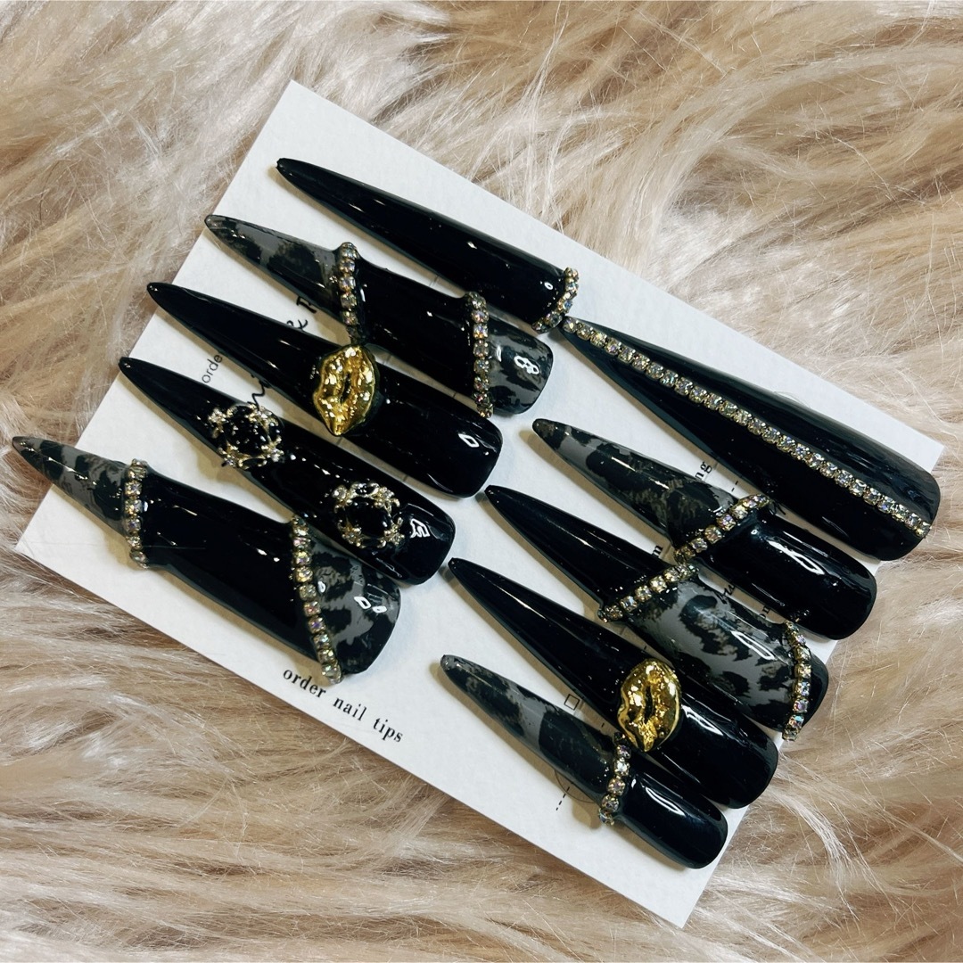 ロングネイルチップ レオパード×ブラック ギャル ネイルチップ コスメ/美容のネイル(つけ爪/ネイルチップ)の商品写真