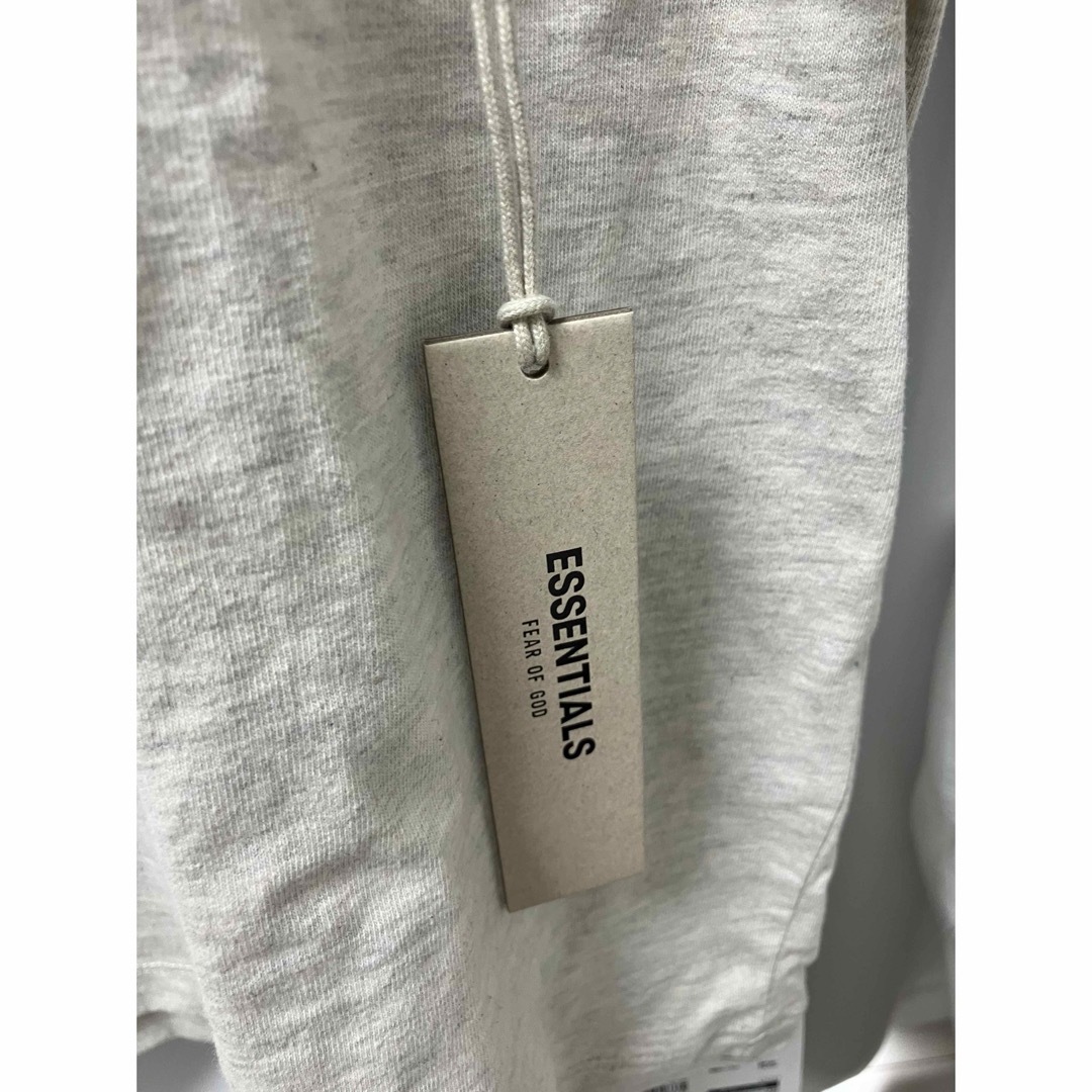 FEAR OF GOD(フィアオブゴッド)のESSENTIALS エッセンシャルズ Tシャツ 半袖 正規品 XL 新品未使用 メンズのトップス(Tシャツ/カットソー(半袖/袖なし))の商品写真