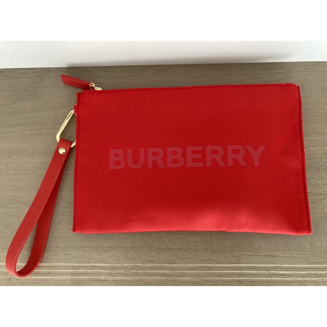 BURBERRY(バーバリー)の【BURBERRY】バーバリー ノベルティポーチ レッド 【新品未使用】 レディースのファッション小物(ポーチ)の商品写真