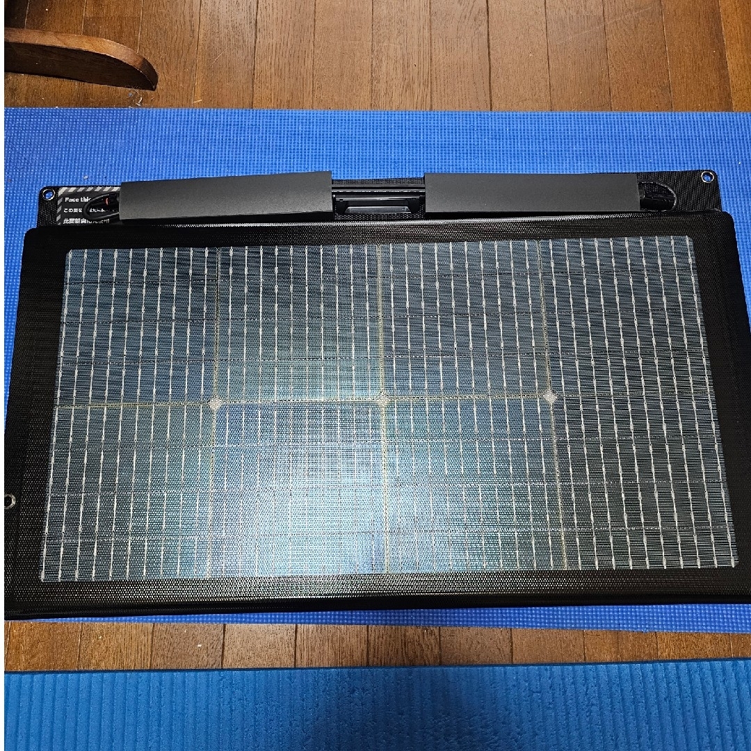 EcoFlow 220W両面受光型ソーラーパネル SOLAR220W インテリア/住まい/日用品の日用品/生活雑貨/旅行(防災関連グッズ)の商品写真