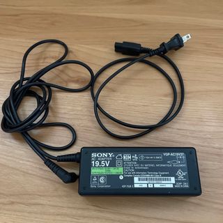 ソニー(SONY)のsony AC adapter 19.5  ノートパソコン　コード(PC周辺機器)