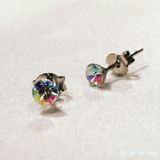 【SALE】スタッドピアス ／ レインボー 虹色(ピアス)