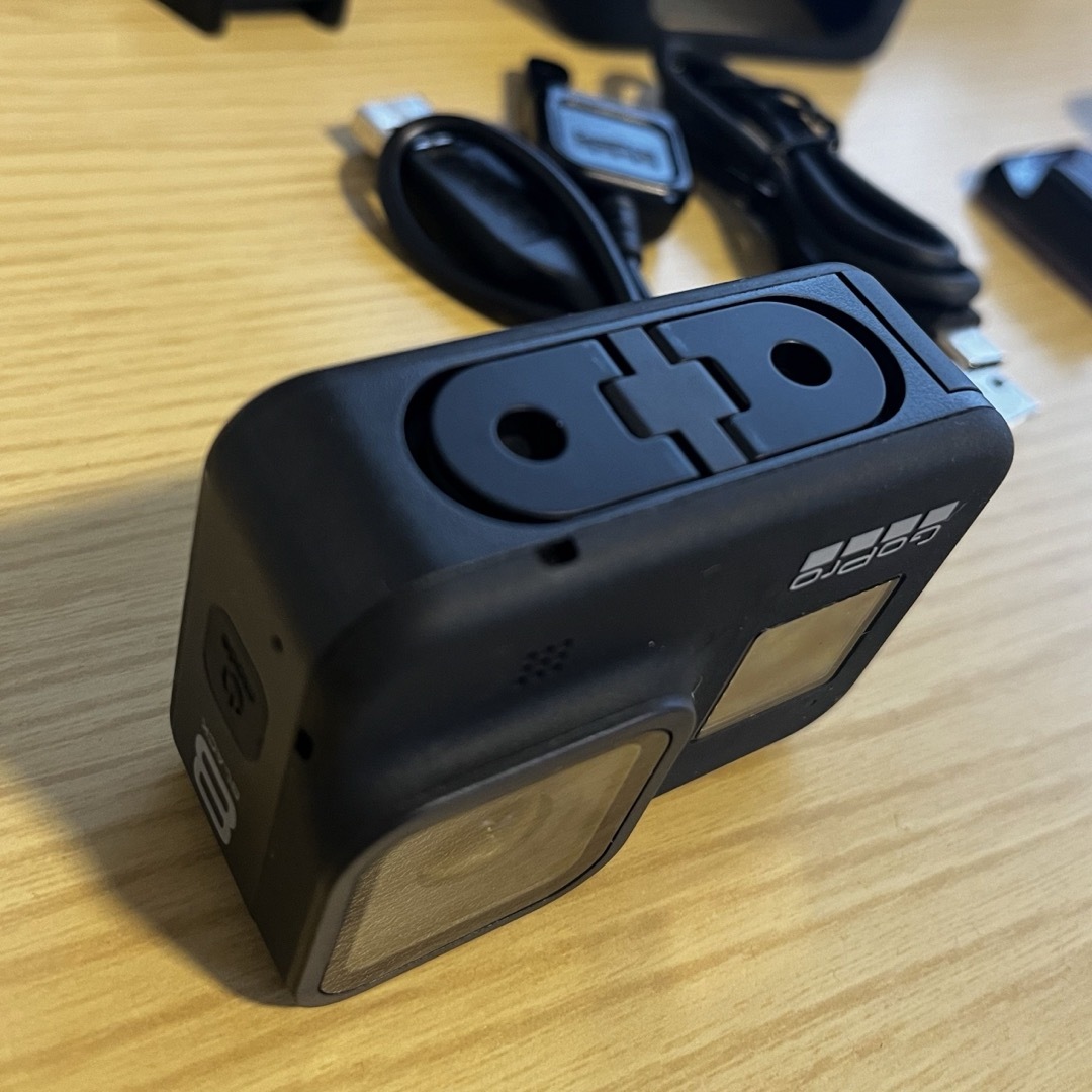 GoPro hero8 おまけ付き！ スマホ/家電/カメラのカメラ(ビデオカメラ)の商品写真