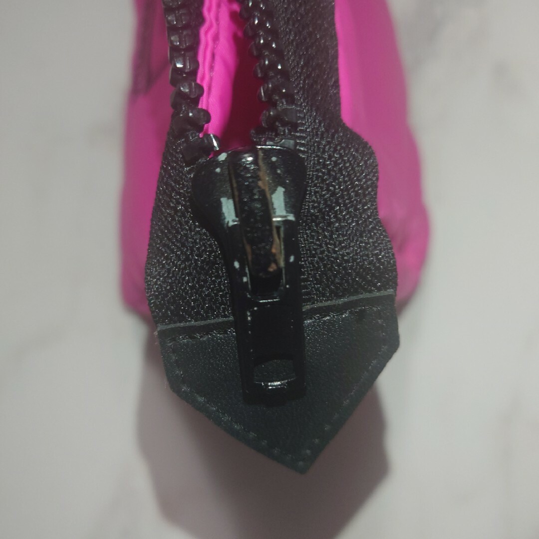 3ce(スリーシーイー)の3CE ポーチ　ピンク 濃いピンク　コスメポーチ レディースのファッション小物(ポーチ)の商品写真