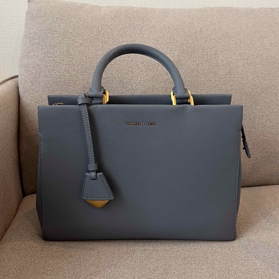 Charles and Keith(チャールズアンドキース)のチャールズアンドキース　ハンドバッグ レディースのバッグ(ハンドバッグ)の商品写真