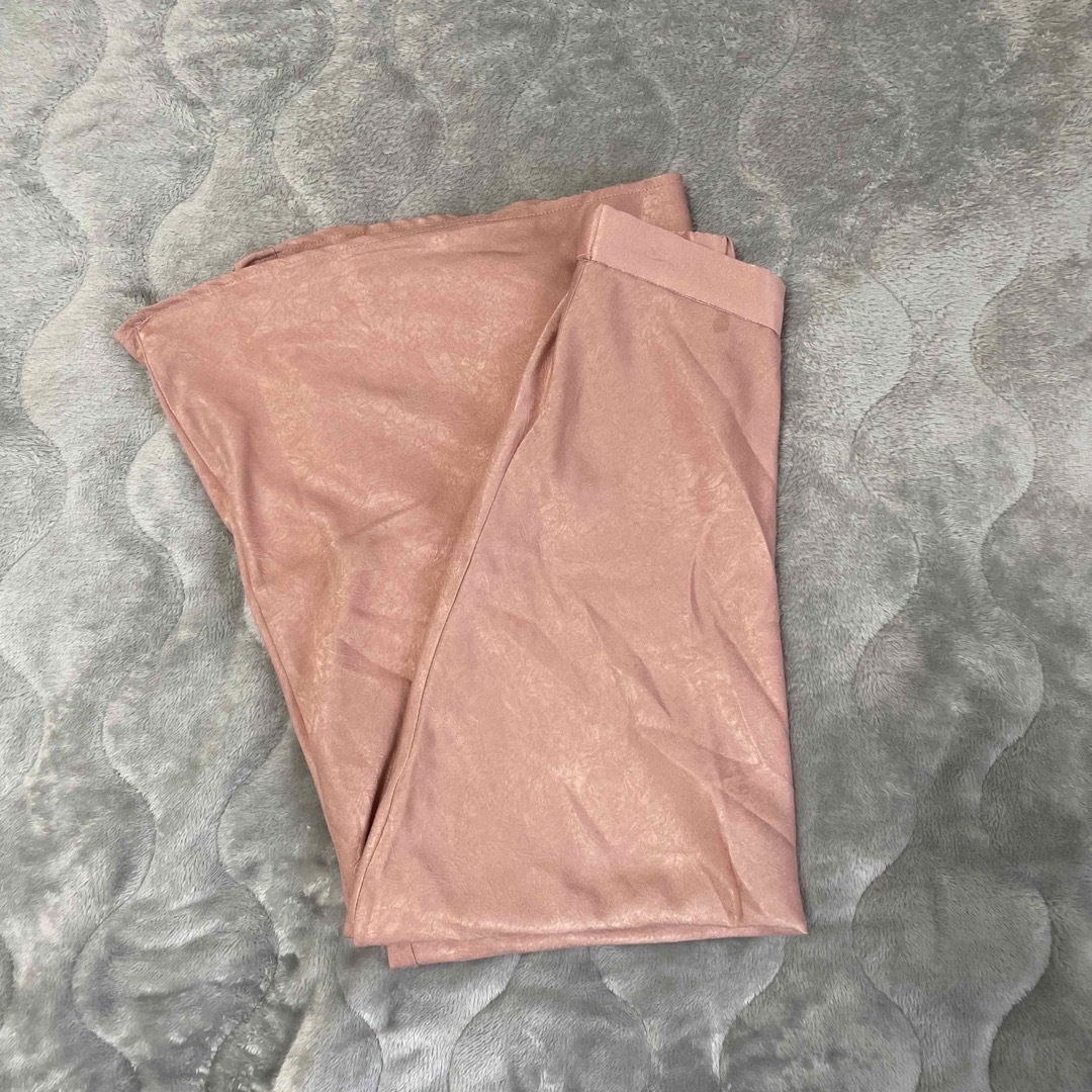 LOWRYS FARM(ローリーズファーム)の【LOWRYS  FARM】ピンクサテンスカート レディースのスカート(ロングスカート)の商品写真