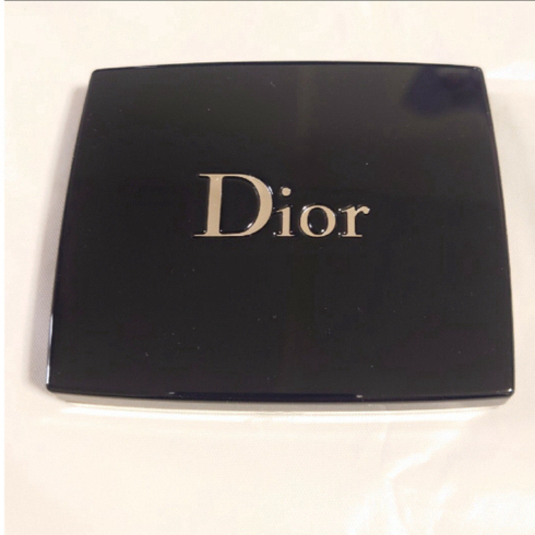 Dior(ディオール)のディオールスキン ルージュ ブラッシュ 212 チュチュホログラフィック コスメ/美容のベースメイク/化粧品(チーク)の商品写真