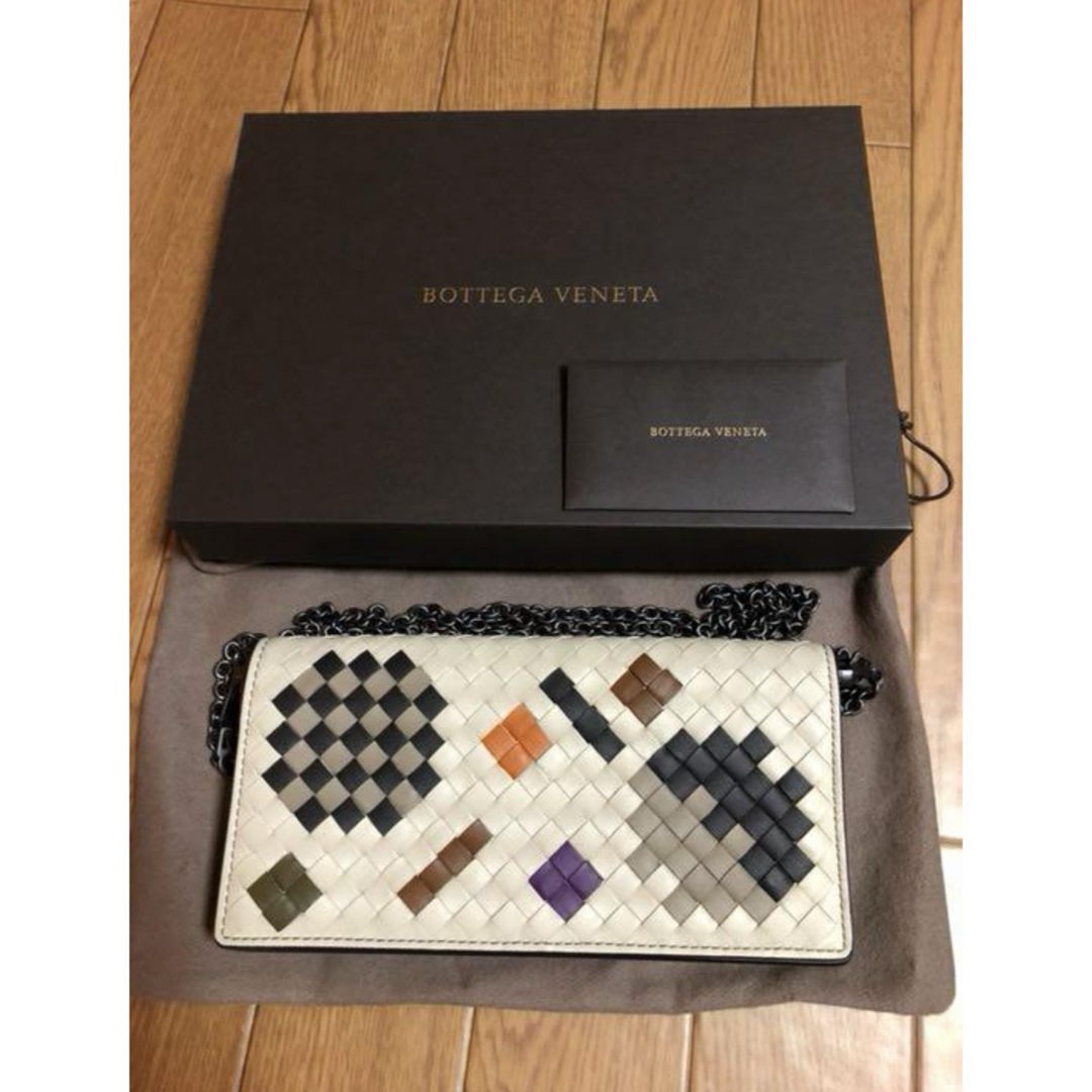 Bottega Veneta(ボッテガヴェネタ)の新品未使用 Bottega Veneta ウォレットポーチ レディースのファッション小物(ポーチ)の商品写真