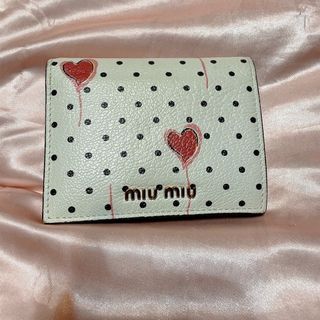 ミュウミュウ(miumiu)のミュウミュウ ハートドット　ミニ財布(財布)