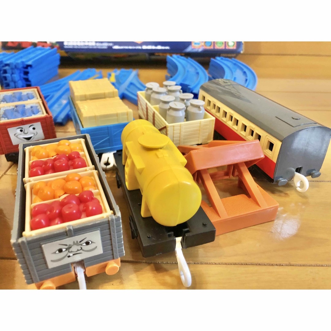 Takara Tomy(タカラトミー)のプラレール　トーマスといっぱい貨車セット　タカラトミー キッズ/ベビー/マタニティのおもちゃ(電車のおもちゃ/車)の商品写真