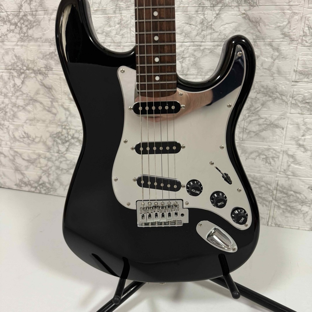 美品 mavis エレキギター ストラトキャスター 初心者 入門モデル 格安 美品 mavis エレキギター ストラトキャスター 初心者 入門モデル 格安