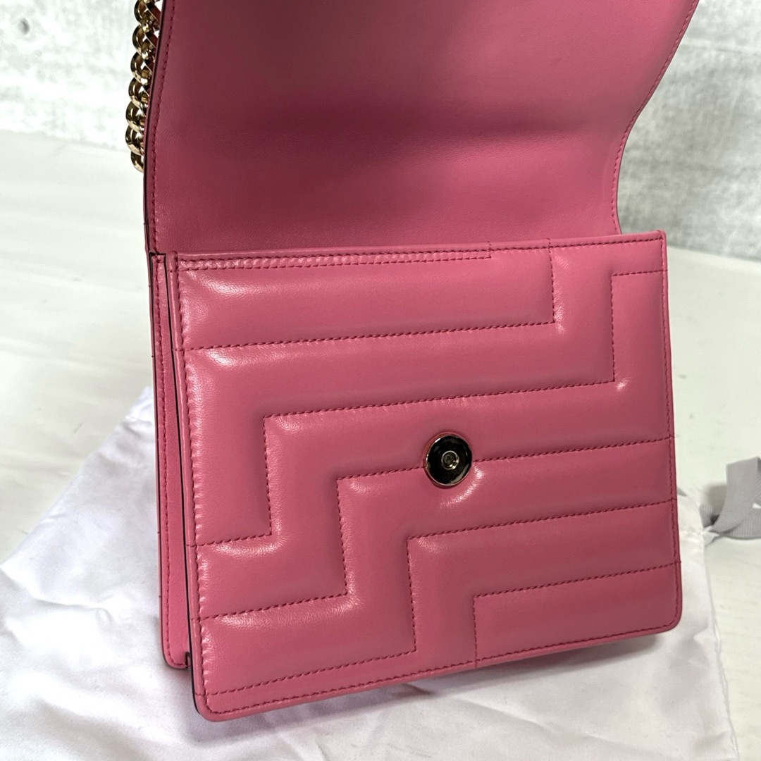 JIMMY CHOO(ジミーチュウ)の【美品タグ付き】JIMMY CHOO VARENNE JC CANDY PINK レディースのバッグ(ショルダーバッグ)の商品写真