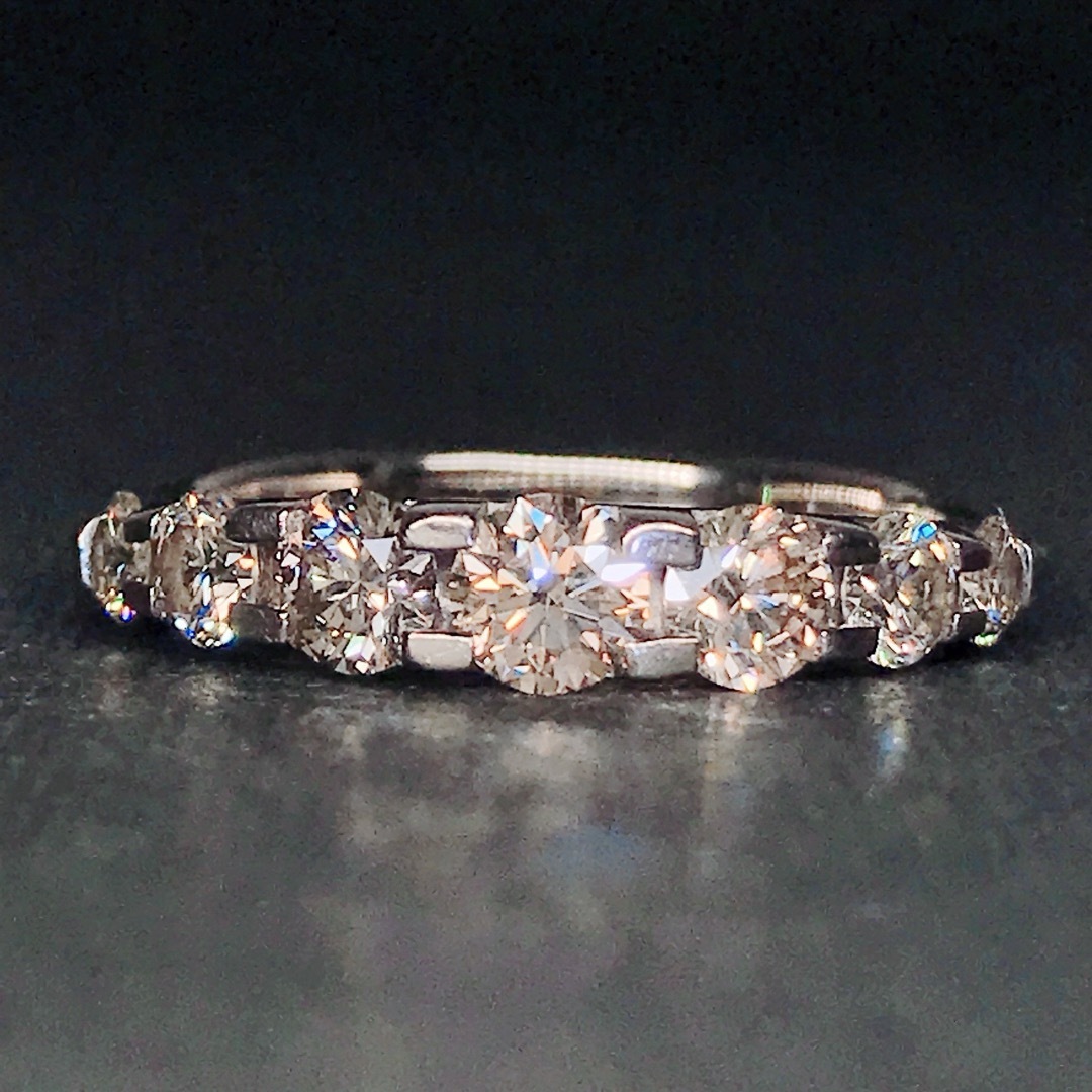 カシケイ ネイキッド ハーフエタニティ ダイヤモンドリング K18 1.00ct レディースのアクセサリー(リング(指輪))の商品写真