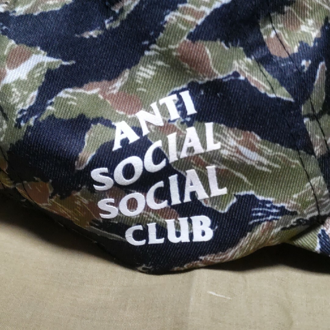 ANTI SOCIAL SOCIAL CLUB(アンチソーシャルソーシャルクラブ)のassc Weird Cap Tiger Camo タイガーカモ キャップ メンズの帽子(キャップ)の商品写真