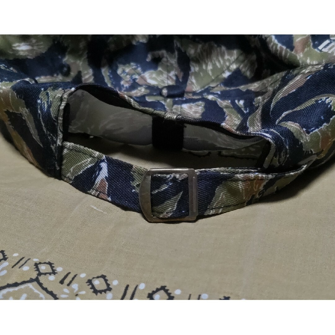 ANTI SOCIAL SOCIAL CLUB(アンチソーシャルソーシャルクラブ)のassc Weird Cap Tiger Camo タイガーカモ キャップ メンズの帽子(キャップ)の商品写真