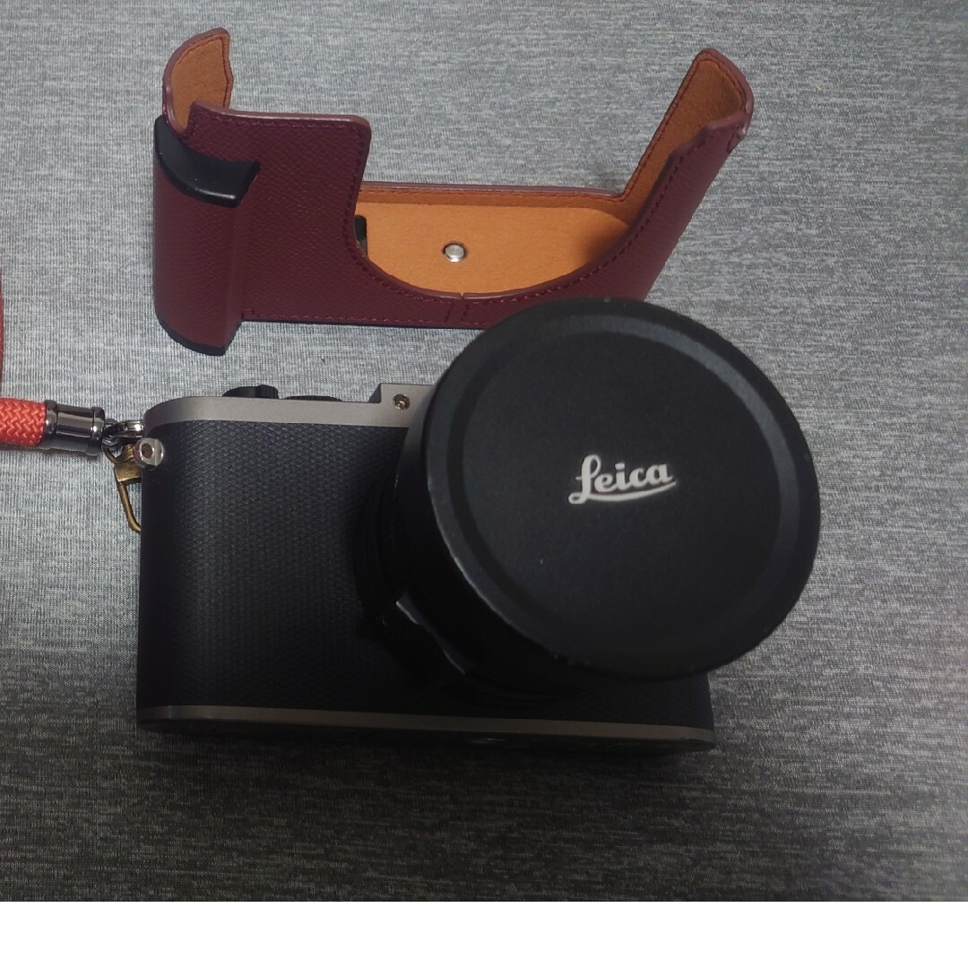 LEICA(ライカ)のライカQ　チタングレー スマホ/家電/カメラのカメラ(コンパクトデジタルカメラ)の商品写真