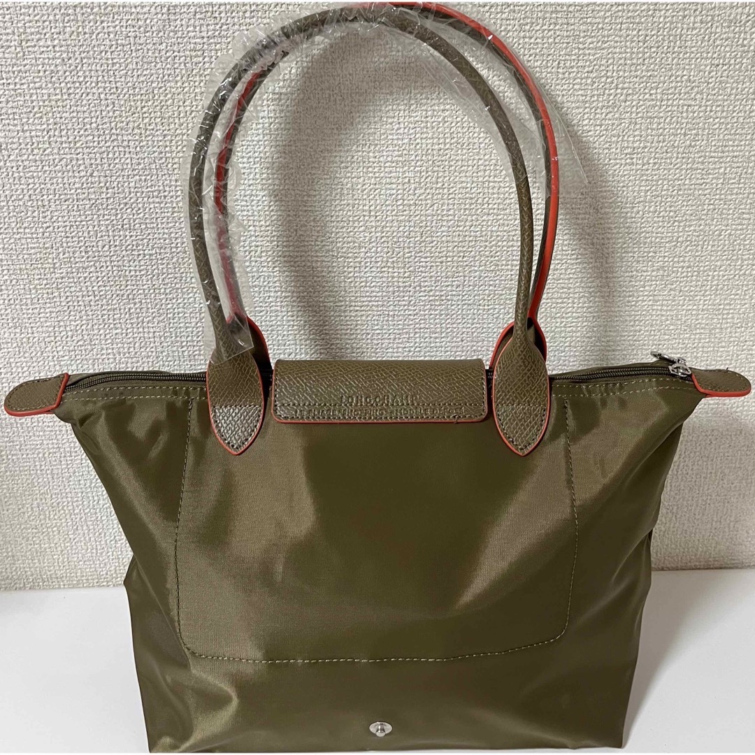 LONGCHAMP(ロンシャン)の【新品】ロンシャン ル プリアージュクラブ肩掛けMサイズカーキ、オレンジ レディースのバッグ(ショルダーバッグ)の商品写真