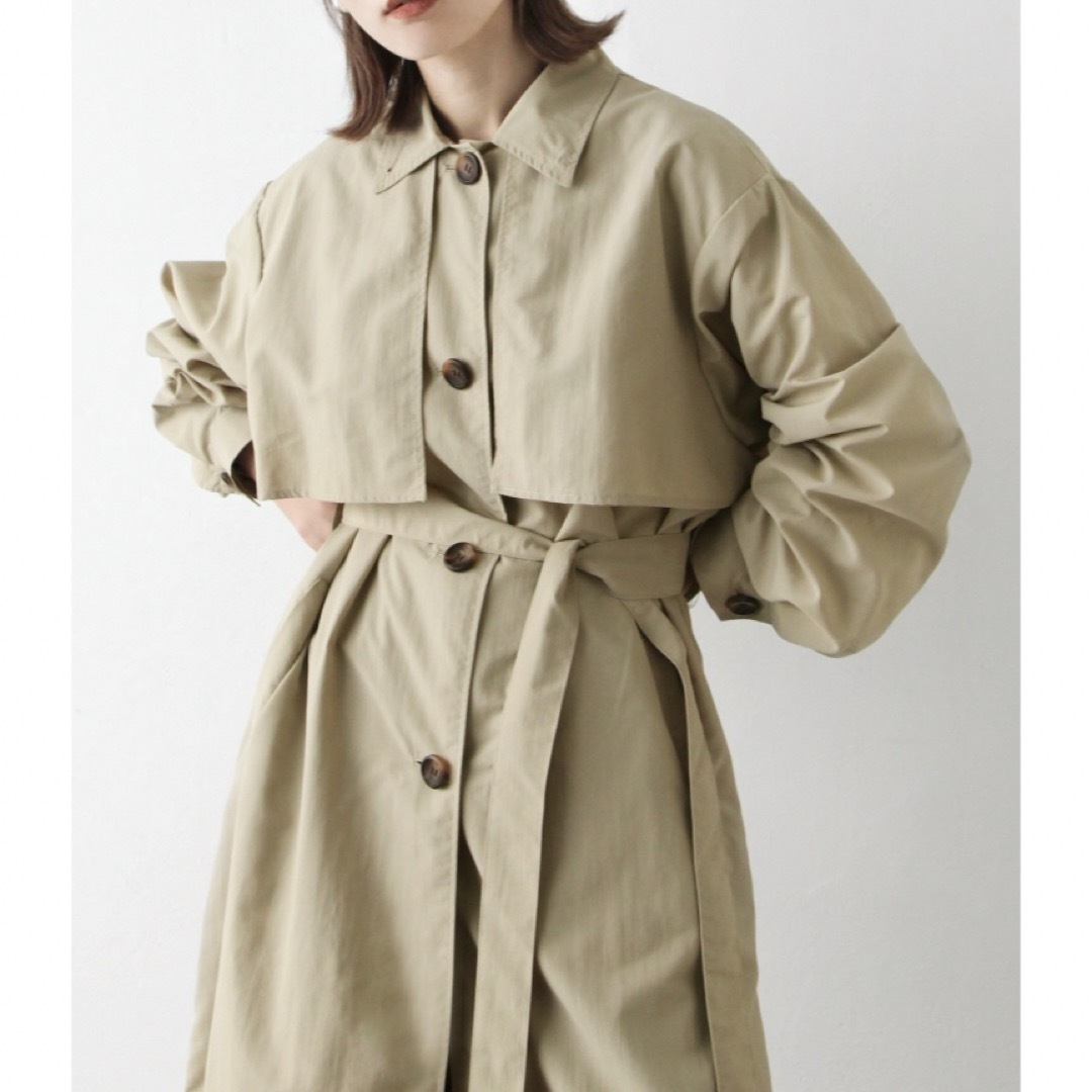 チルファー　胸ヨーク付きステンカラーコート レディースのジャケット/アウター(トレンチコート)の商品写真