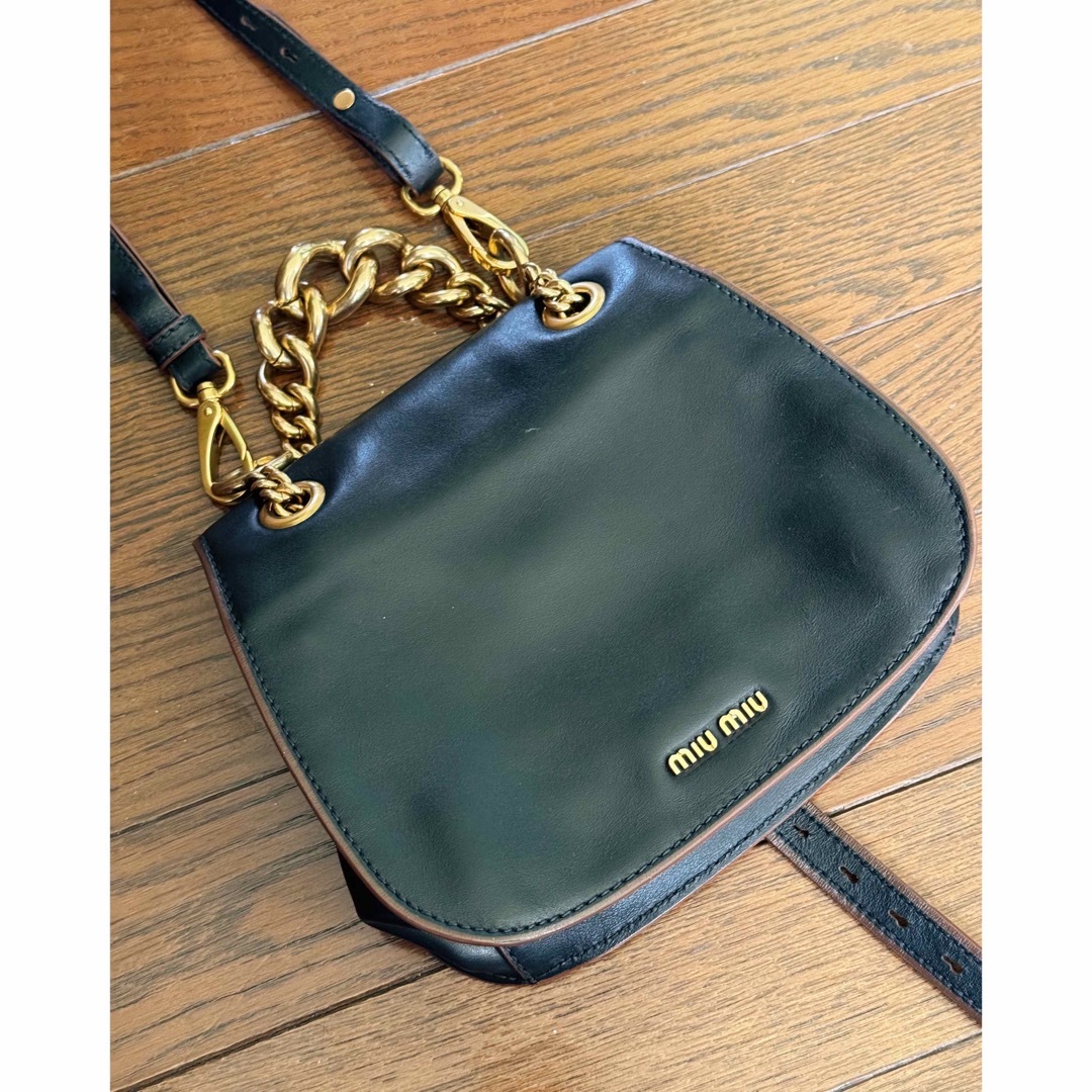 miumiu(ミュウミュウ)のMIU MIU ショルダーバッグ／ハンドバッグ  レディースのバッグ(ショルダーバッグ)の商品写真