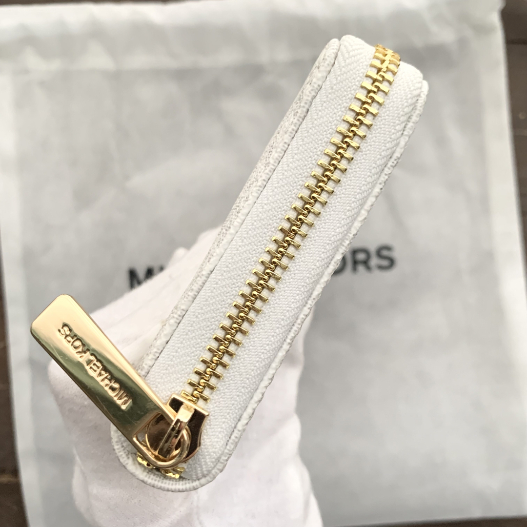 Michael Kors(マイケルコース)の新品未使用 マイケルコース 長財布 ラウンドジップ オプティックホワイト レディースのファッション小物(財布)の商品写真