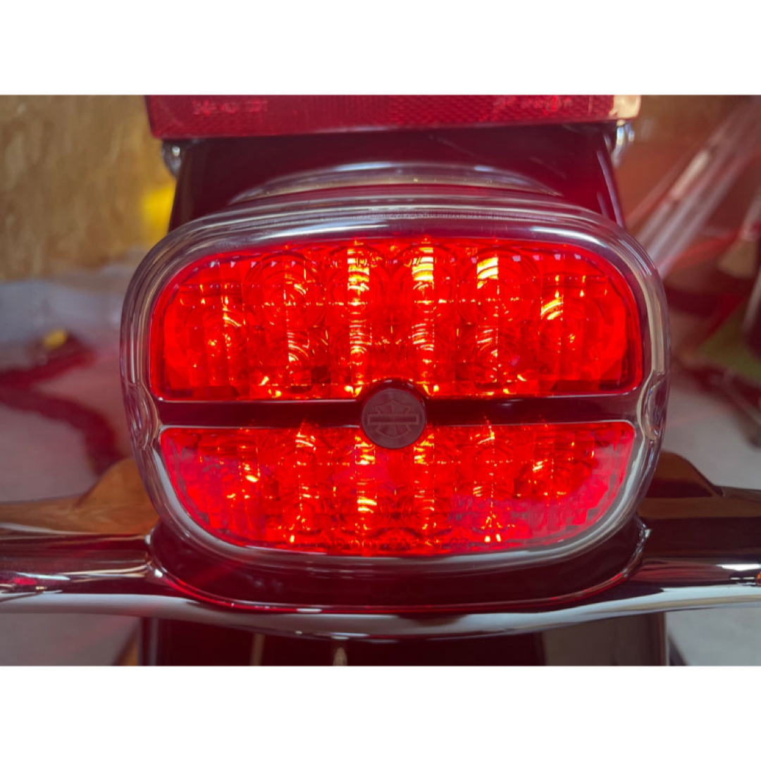 Harley Davidson(ハーレーダビッドソン)の68085-08 ハーレー ダビッドソン 純正 LED テール ライト レッド 自動車/バイクのバイク(パーツ)の商品写真