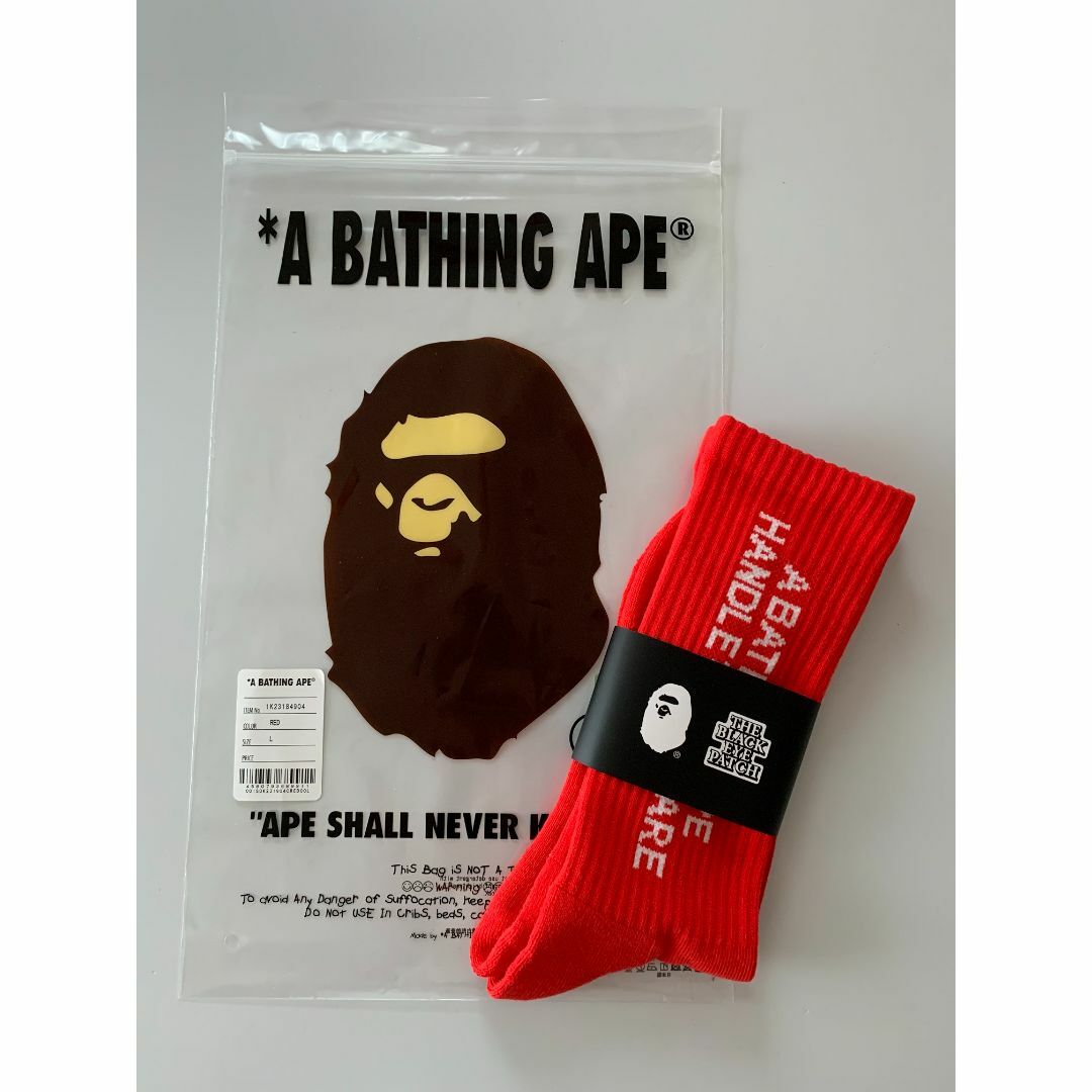 A BATHING APE(アベイシングエイプ)のBlack Eye Patch x BAPE SOCKS RED メンズのレッグウェア(ソックス)の商品写真